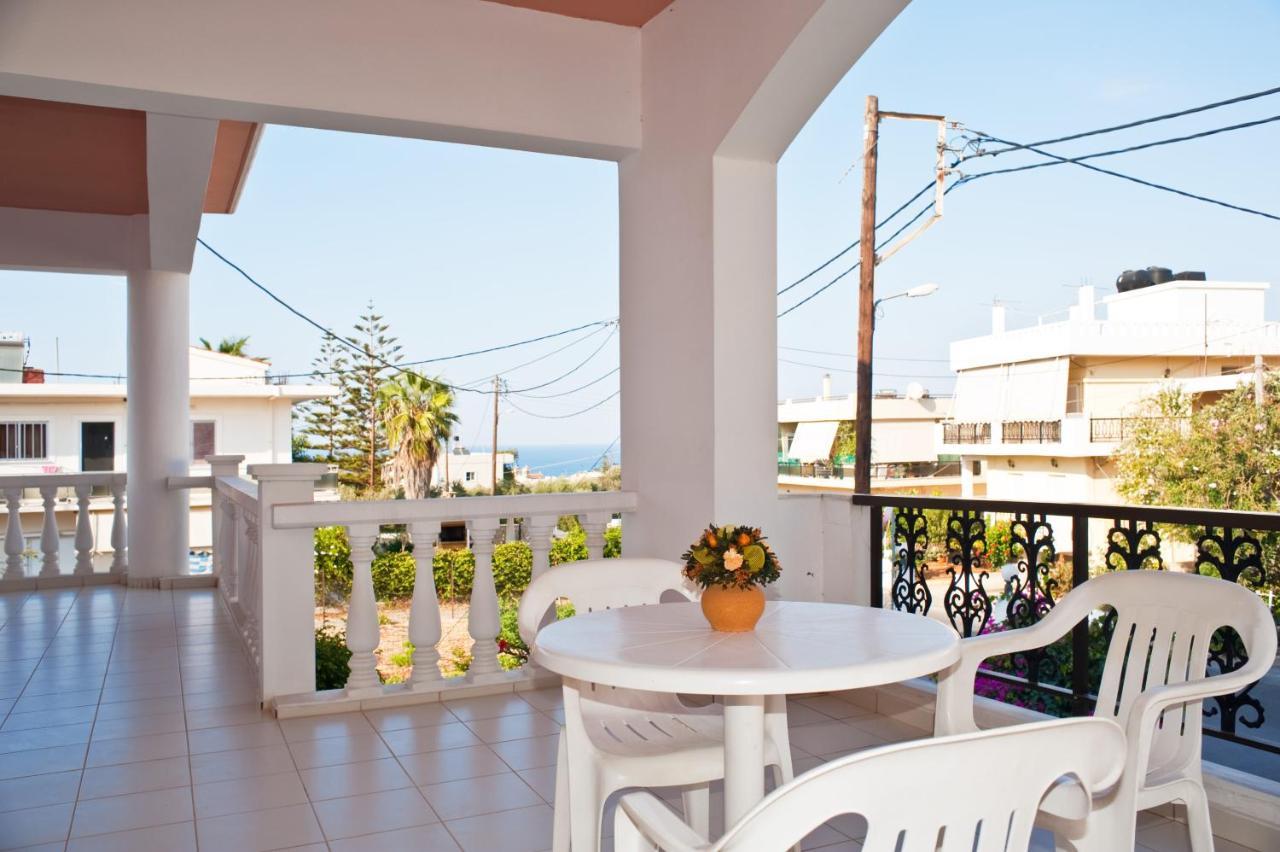 Captain Michalis Apartments Galatás Exteriör bild