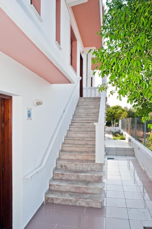 Captain Michalis Apartments Galatás Exteriör bild