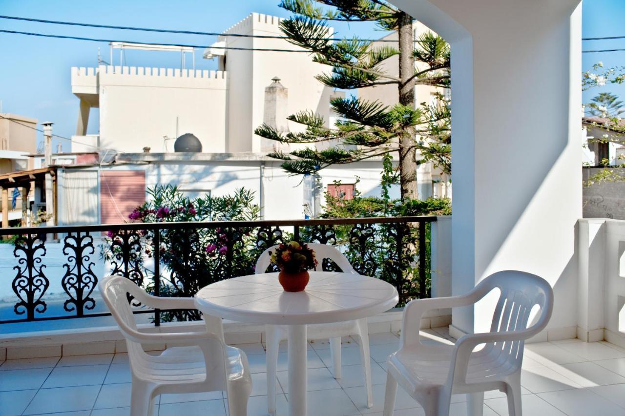 Captain Michalis Apartments Galatás Exteriör bild
