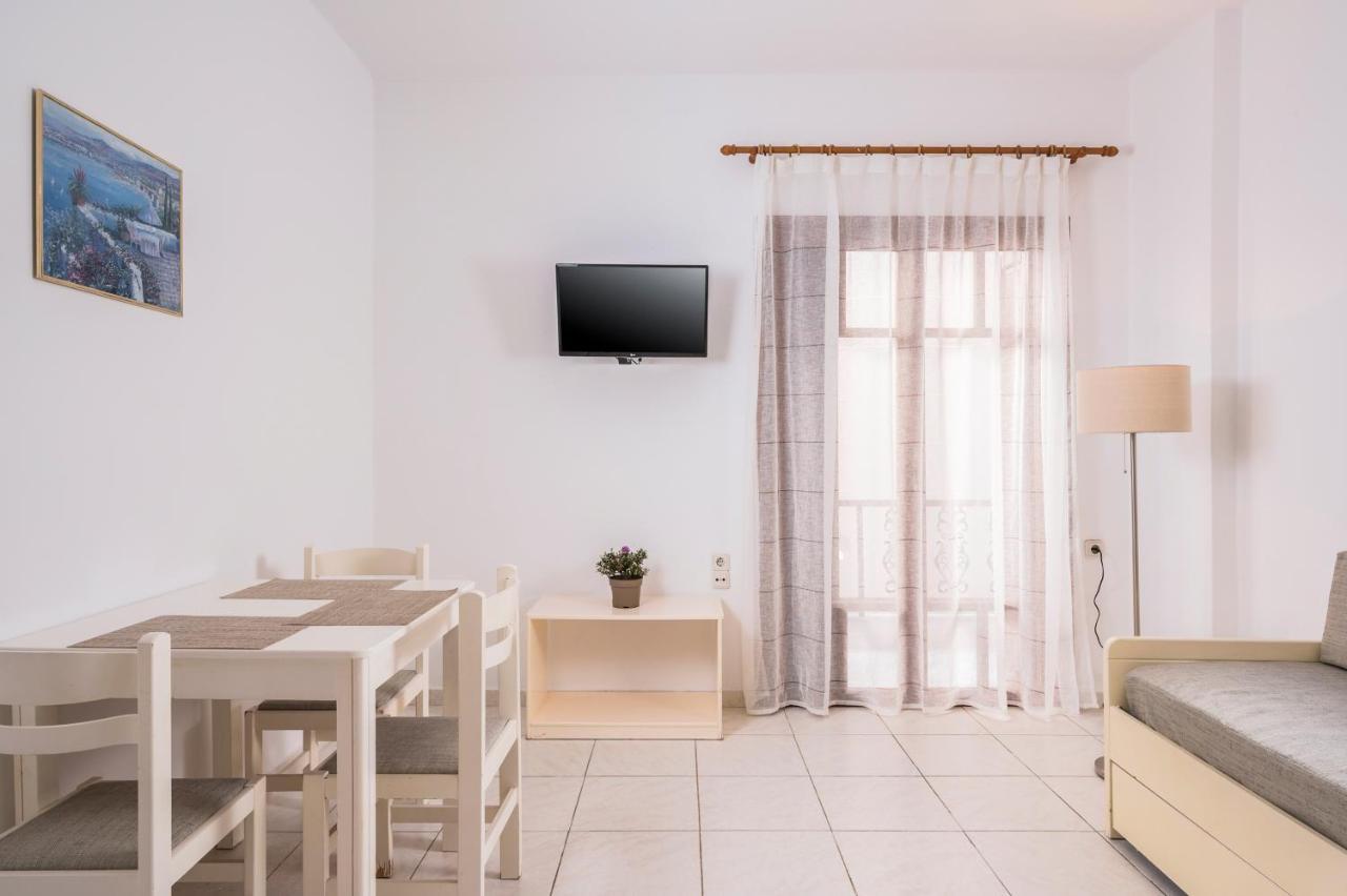 Captain Michalis Apartments Galatás Exteriör bild