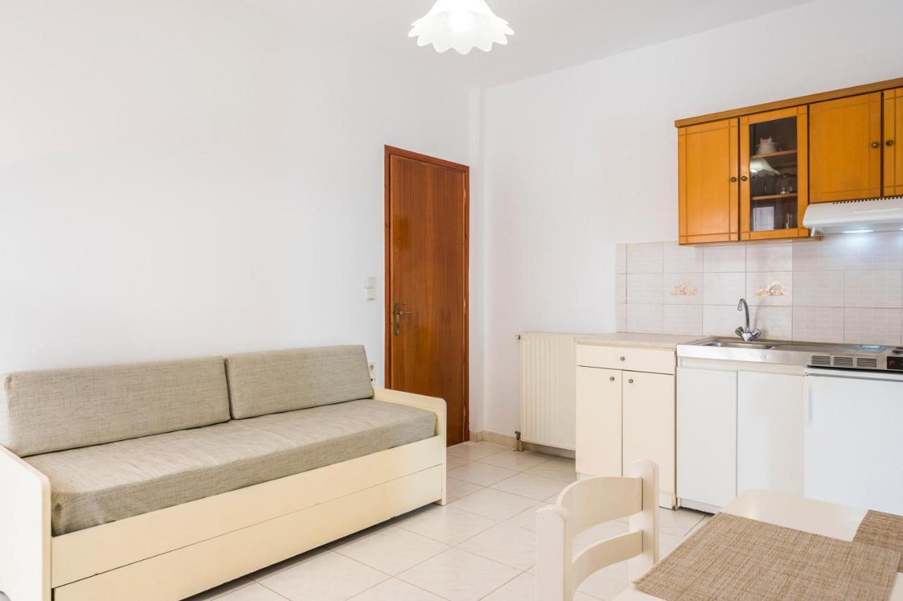 Captain Michalis Apartments Galatás Exteriör bild
