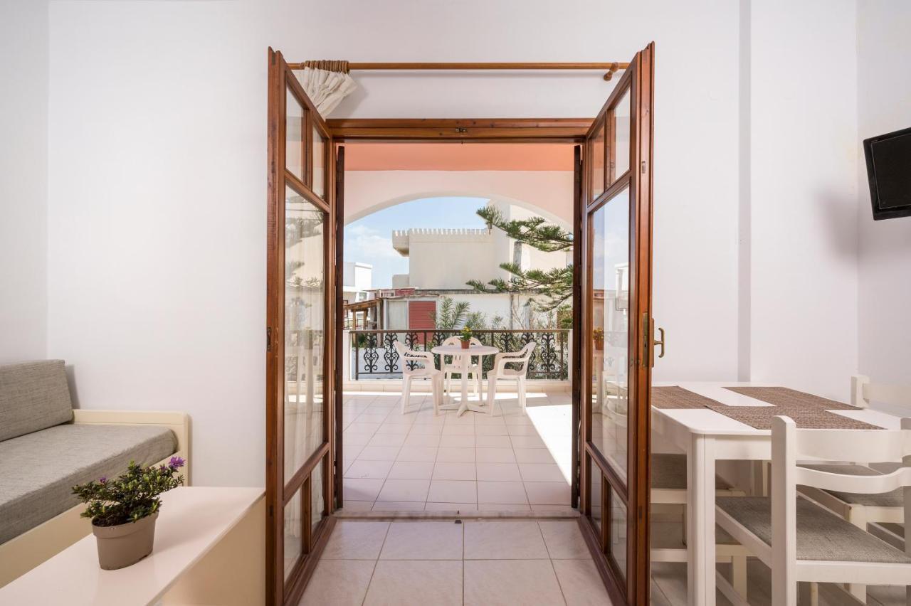 Captain Michalis Apartments Galatás Exteriör bild