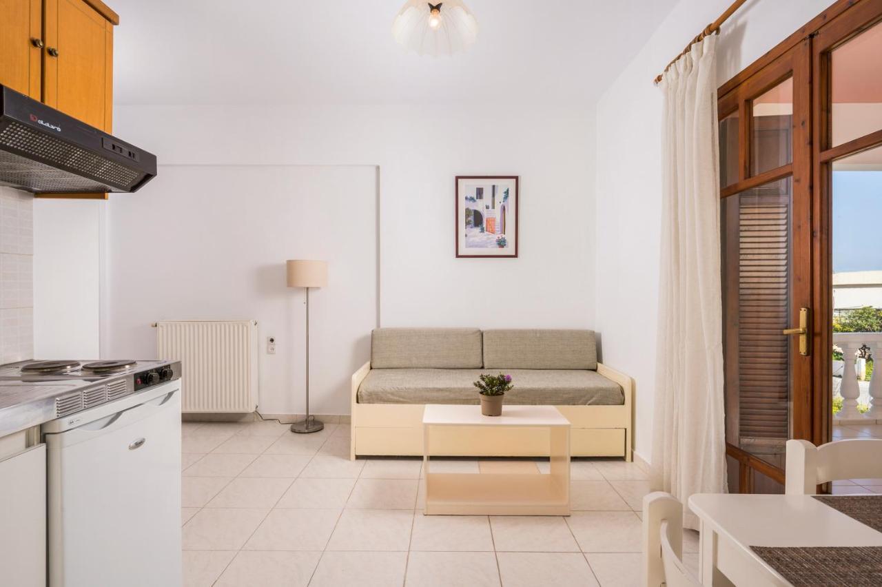 Captain Michalis Apartments Galatás Exteriör bild