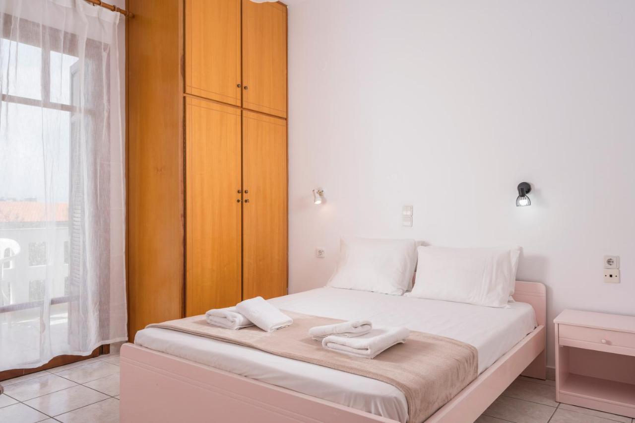 Captain Michalis Apartments Galatás Exteriör bild