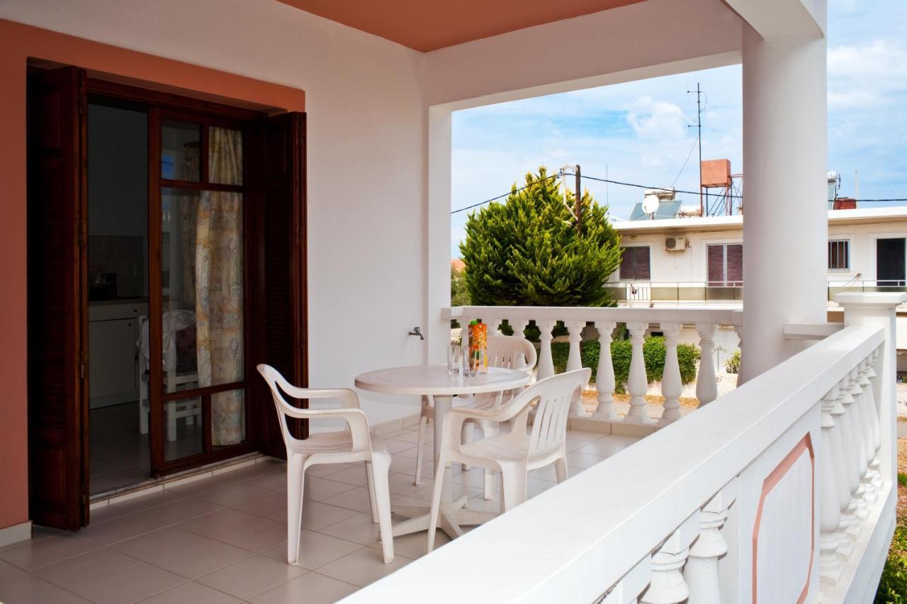 Captain Michalis Apartments Galatás Exteriör bild