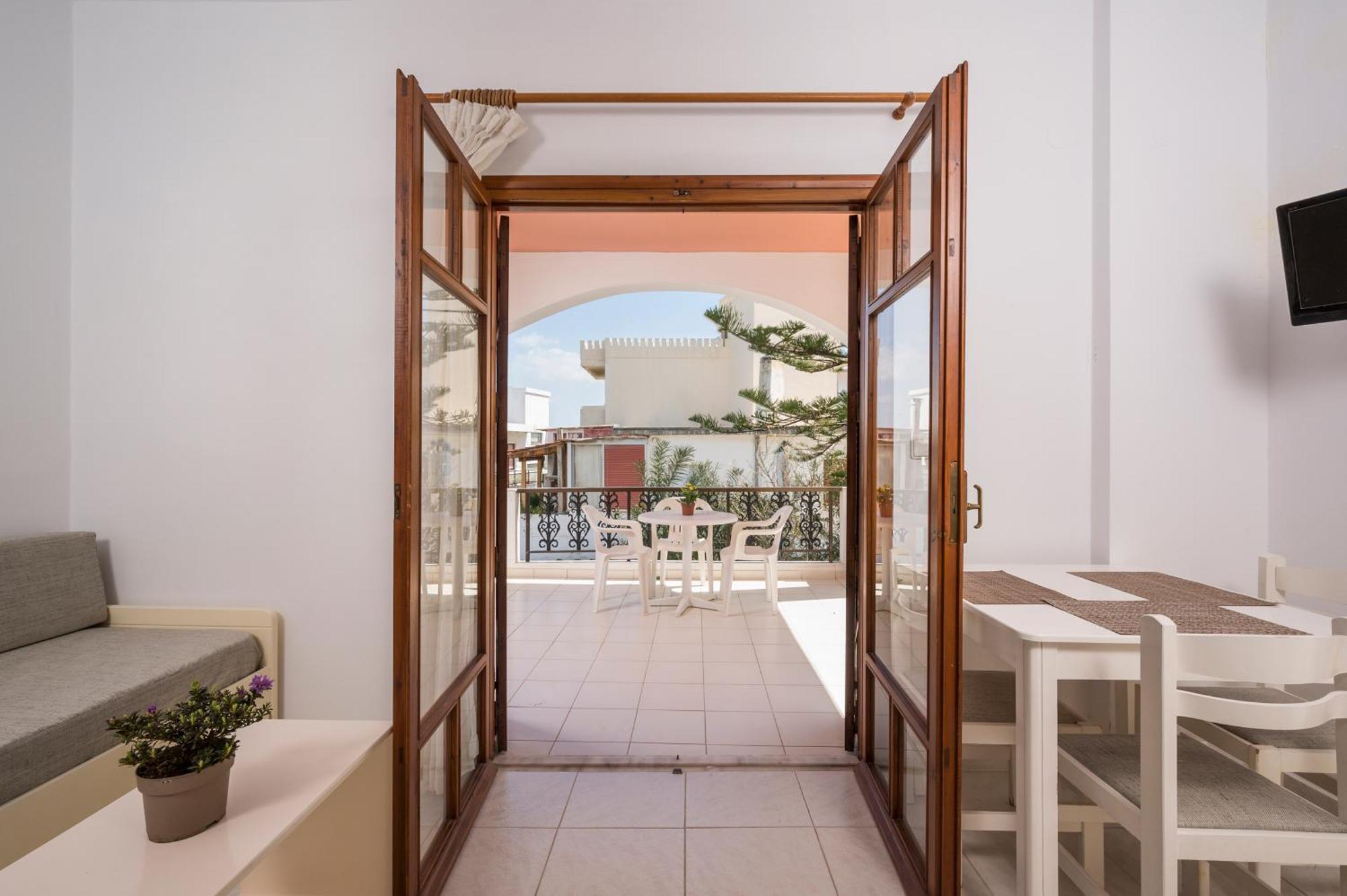 Captain Michalis Apartments Galatás Exteriör bild